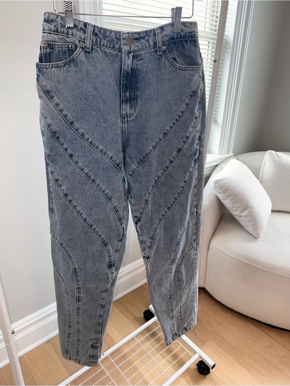 Maniere De Voir Black Wash Wave Stitch Boyfriend Jeans